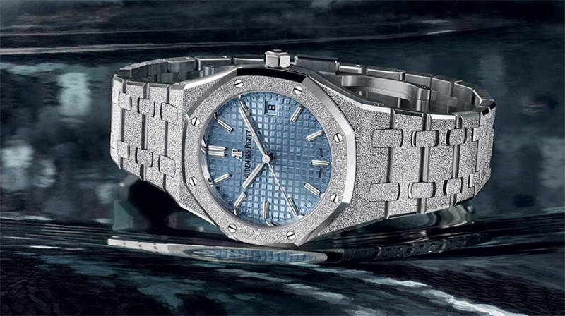 TAG Heuer 3款新Monaco防水计时手表镂空透底配松绿饰面极吸睛